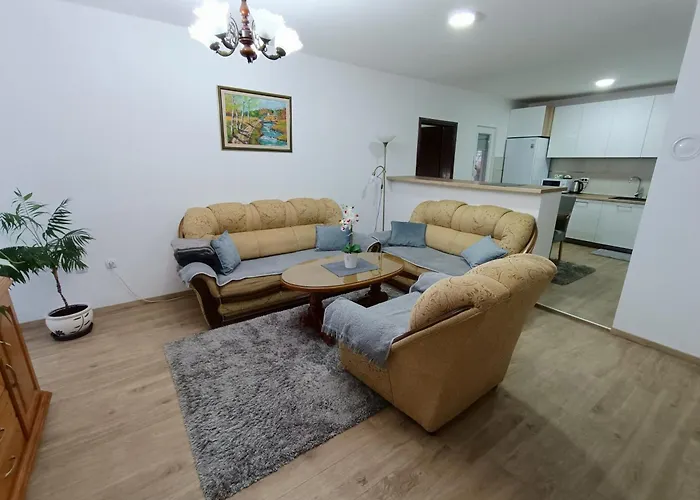 Apartment Entire House Floor - 2-bedroom Cozy & Peaceful Podgorica
