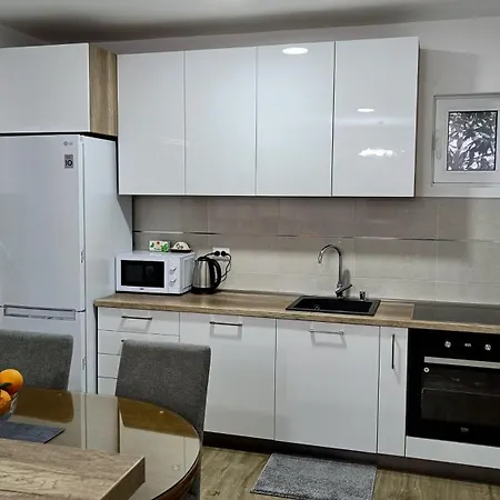 アパート Entire House Floor - 2-bedroom Cozy & Peaceful