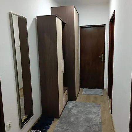 Entire House Floor - 2-bedroom Cozy & Peaceful Apartamento *