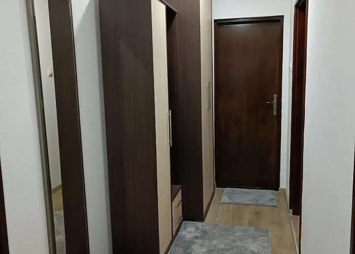 Entire House Floor - 2-bedroom Cozy & Peaceful Daire *