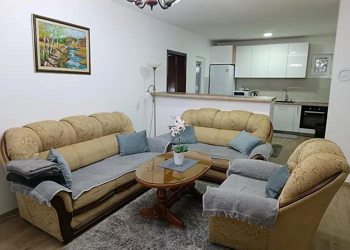 Entire House Floor - 2-bedroom Cozy & Peaceful Apartamento *