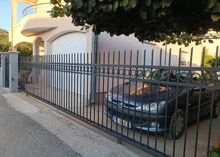 Apartamento Entire House Floor - 2-bedroom Cozy & Peaceful Podgorica